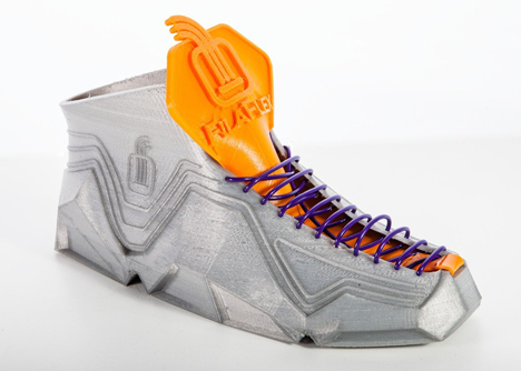3d-printed-shoes-by-recreus-scrunch-up-to-fit-into-pockets_dezeen_9.jpg